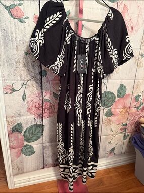 Gigio - NWT- Black and White Patterned Maxi Dress